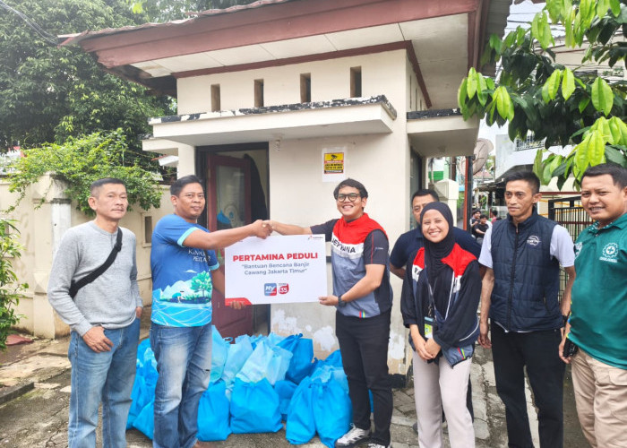 Korban Banjir di Kelurahan Cawang Terima Bantuan Logistik dari Pertamina RJBB