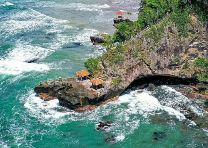 Nyari Pantai yang Deket Villa di Banten? Ini Beberapa Rekomendasi yang Cocok Buat Healing Bareng Keluarga