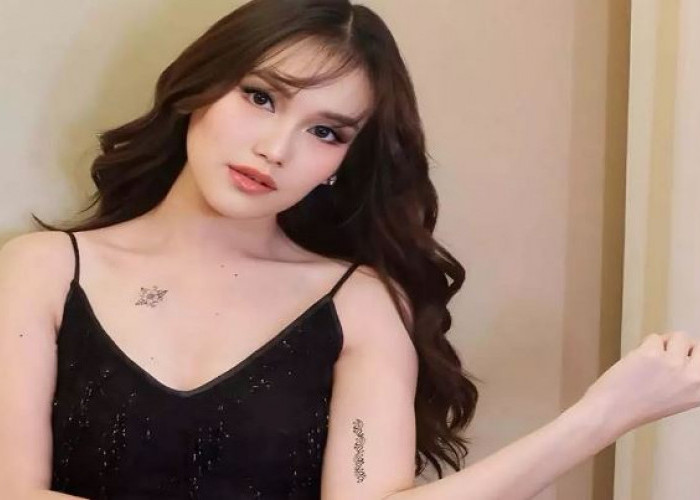 Ayu Ting Ting Pamer Tato di Dada, Begini Komentar Para Artis