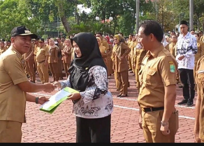 Hari Guru Nasional, 311 PNS Pemkab Karawang Dapatkan Kenaikan Pangkat