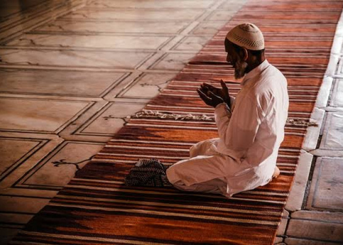 Menjalankan Puasa Tapi Tidak Sholat? Berikut Penjelasannya