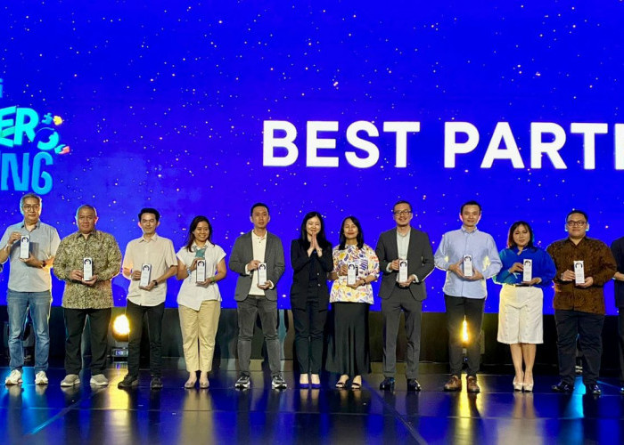 Partner Gathering 2024: JNE Raih Penghargaan Best Logistic Partner dari Blibli.com