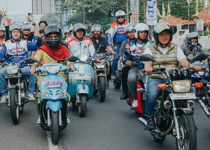 Aksi Unik Aep Syaepulloh Naik RX King Ke Kampanye Akbar, Bikin Warga Karawang Histeris