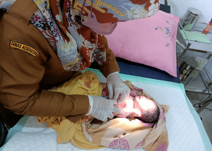 Dua Hari Berlalu, Pelaku Pembuangan Bayi di Karawang Masih Belum Terungkap