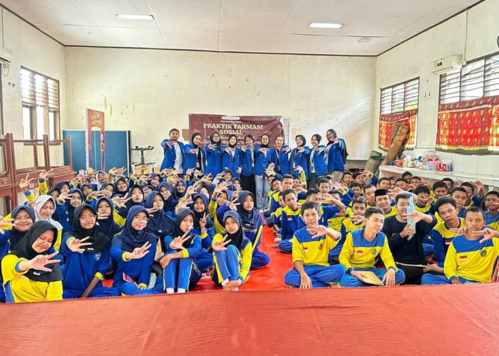 Peduli Kesehatan Kulit Remaja, Mahasiswa Farmasi Universitas Esa Unggul Gelar Edukasi Penggunaan Sunscreen