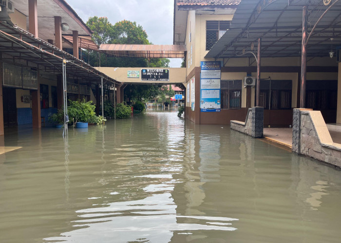Banjir di Desa Duren Kecamatan Klari Sebabkan Kemacetan Parah