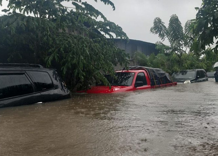 Kawasan Industri MM2100 Cikarang Terdendam Banjir, Aktivitas Pengiriman Logistik Terhambat