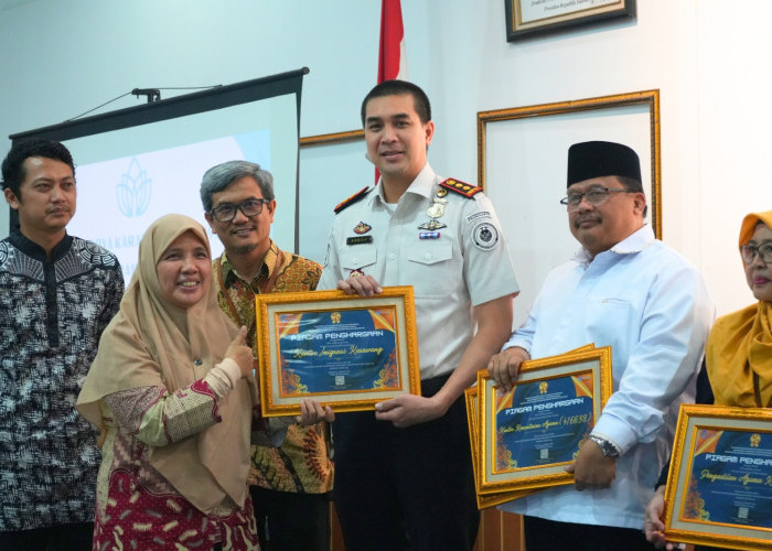 Imigrasi Karawang Raih Dua Penghargaan Bergengsi