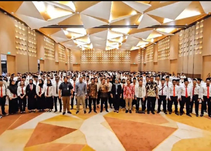 KPU Kabupaten Bekasi Resmi Lantik 561 Panitia Pemungutan Suara untuk Pilkada 2024