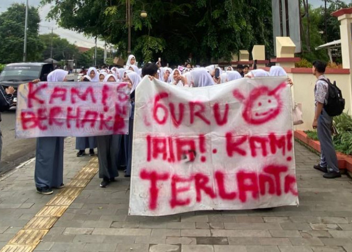 Diduga Gegara Kelalaian Sekolah, Ratusan Siswa SMA Negeri 4 Karawang Gagal Ikut SNBP