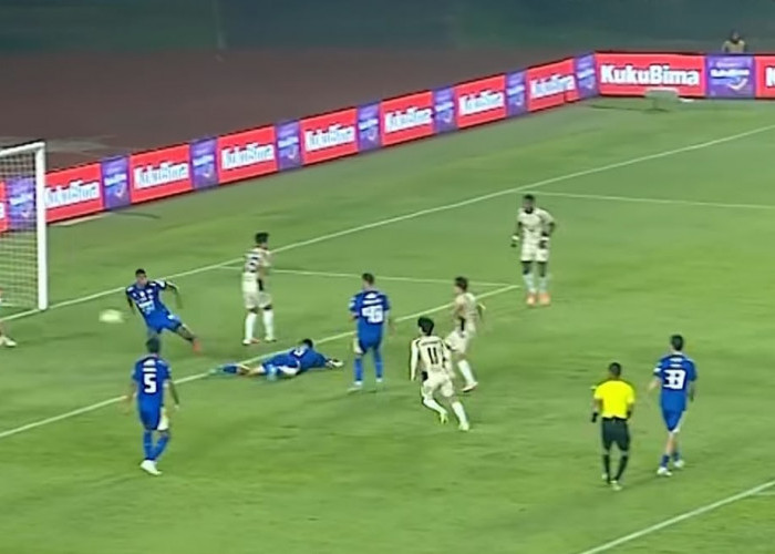 Diluar Prediksi BMKG! Dewa United Unggul 2-0 atas Persib Bandung di Babak Pertama