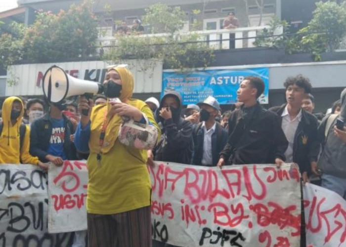 Guru SMPN Bekasi Lecehkan Siswi, Jadi Tersangka—Picu Demo
