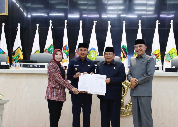 Rapat Paripurna, Rancangan KUA PPAS 2025 Ditandatangi Gubernur dan DPRD