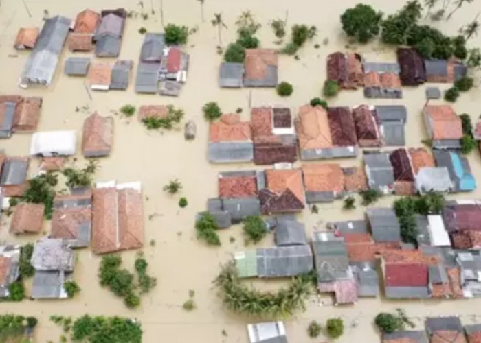 Banjir Meluas di Kabupaten Karawang, Ribuan Warga Mengungsi