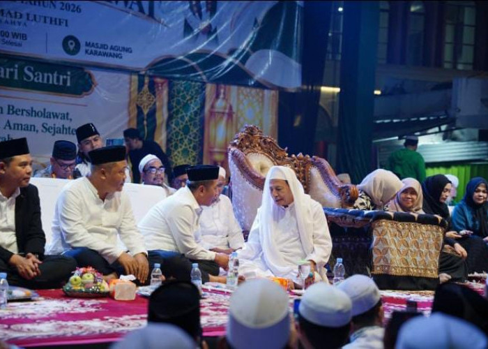 Karawang Bersholawat Bersama Habib Luthfi bin Yahya, Bupati Aep Ajak Masyarakat Doakan Daerah dan Bangsa 