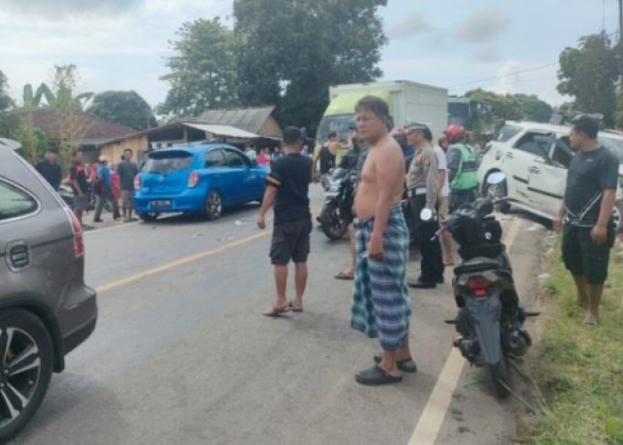 Toyota Rush dan Pikap Tabrakan di Lampura, 2 Orang Tewas Belasan Terluka