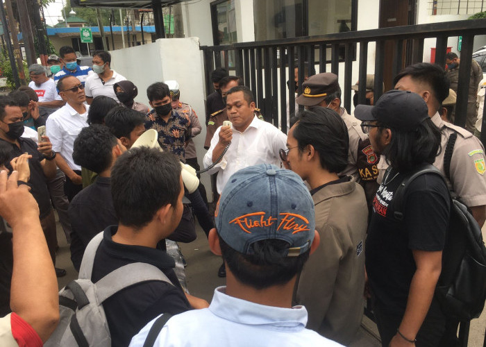 Didemo Berkali-kali Dugaan Korupsi Kandang Kambing di Kota Bekasi, Belum Ada Kejelasan