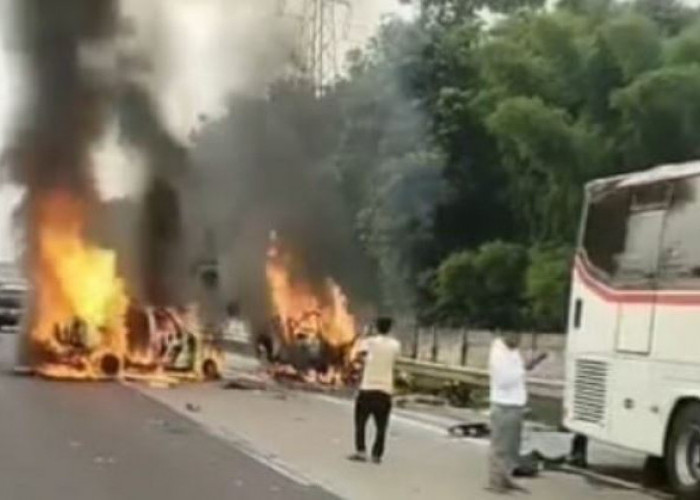 Kecelakaan Beruntun di KM 58 Tol Japek, 2 Mobil Terbakar, 9 Orang Tewas, Begini Kronologinya