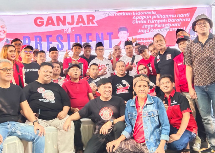 Tri Adhianto Pimpin Deklarasi Relawan Ganjar For Presiden 2024, Siapkan 12 Posko Pemenangan di Kota Bekasi