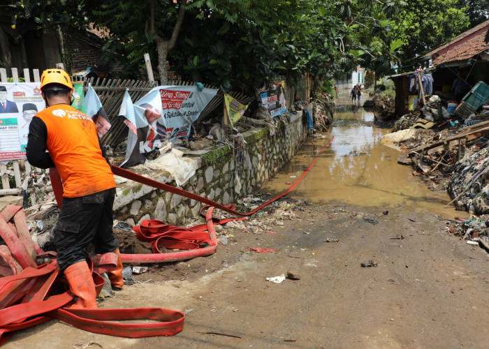 Kunjungi Dayeuhkolot Bandung, Kepala BNPB : Bencana Banjir Tak Ada Korban Jiwa Tapi Jumlah Pengungsi Banyak