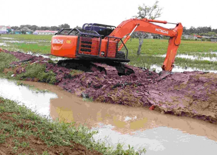 Normalisasi Saluran Air di Muara Gembong Atasi Banjir Rob