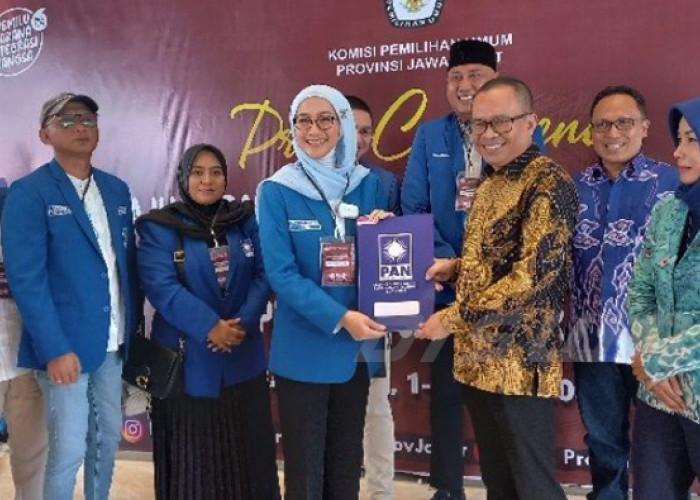 Desi Ratnasari Daftarkan 120 Bacaleg Ke KPU Jawa Barat