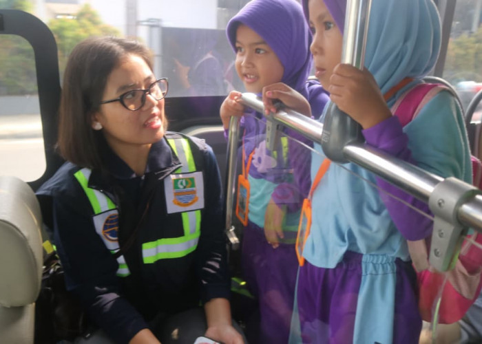Dishub Kabupaten Bekasi Kenalkan Transportasi Publik ke Pelajar