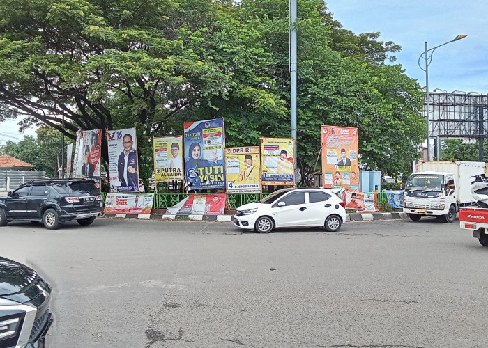 Tak Sedap di Pandang, Sampah Visual Caleg Tersebar di Sepanjang Jalan Pantura Kabupaten Bekasi