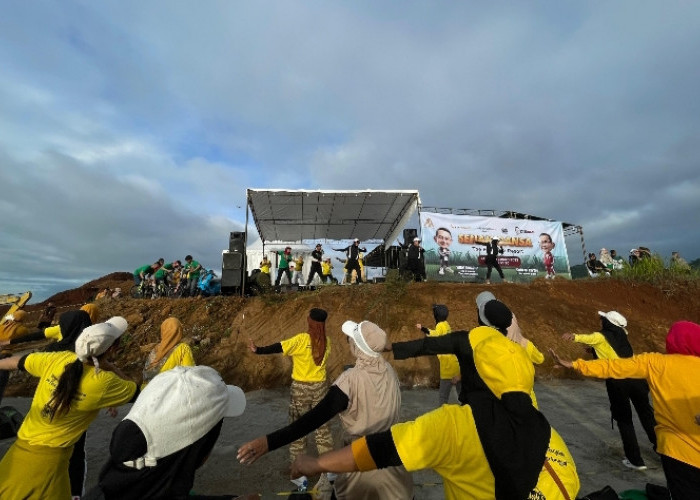 Ribuan Warga dari Berbagai Kalangan Hadiri Senam Ala Dahlan Iskan di The Emeralda Resort Padalarang KBB