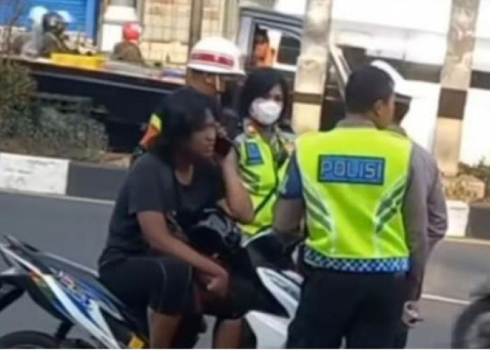 Akibat Aksinya yang Viral Mengemudikan Motor Sambil Rebahan, Pria di Depok Ini Kembali Berurusan dengan Polisi