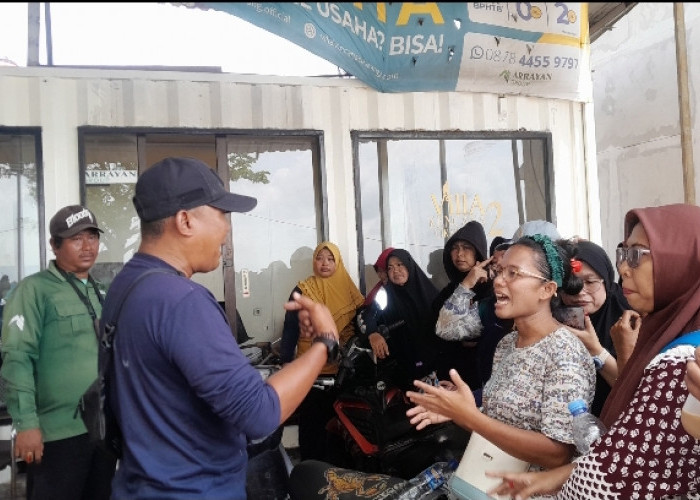 Janji Bebas Banjir Dipertanyakan, Warga Villa Kencana Cikarang 2 Geruduk Pengembang