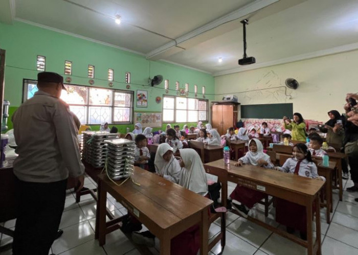 Program Makan Bergizi Gratis Dimulai di Seluruh Indonesia: Wujudkan Generasi Cerdas Menuju Indonesia Emas 2045