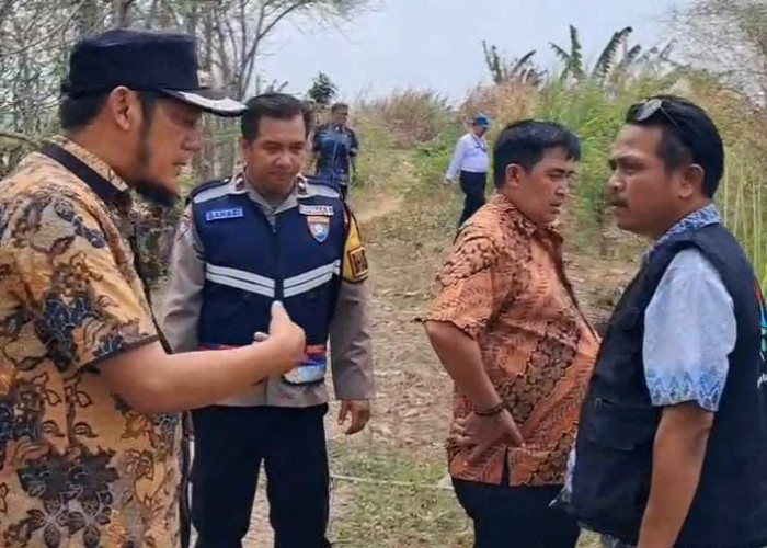 Tanggul Retak di Tunggakjati Dicek, Camat Karawang Barat Minta Segera Ditindaklanjuti
