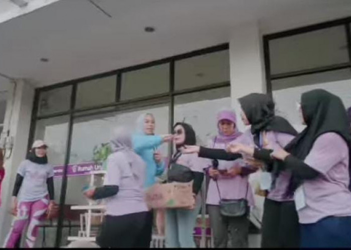 Cellica Bersenam Ria Bersama Emak-emak Halaman Klinik Bersalin Rumah Ungu