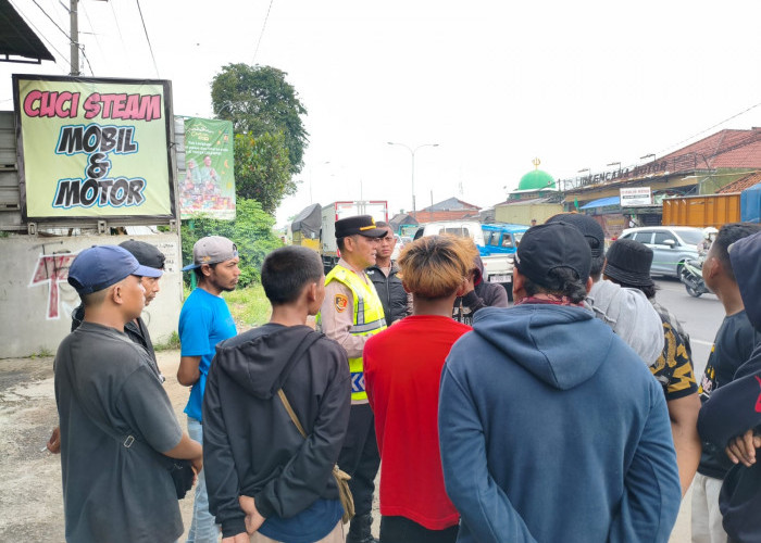 Bikin Resah Warga, Polisi Bakal Tertibkan  Pak Ogah di Kawasan Flyover Jomin Karawang 