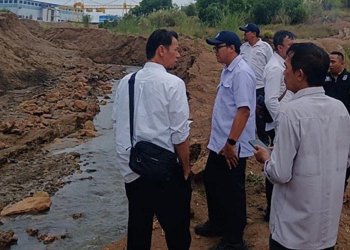DLH Karawang Dalami Dugaan Pencemaran Sungai, Hasil Uji Sampel Ditunggu 14 Hari
