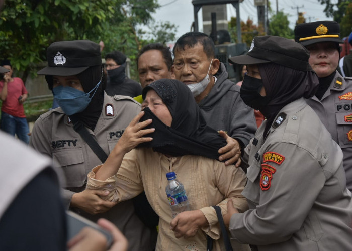 PN Cikarang Laksanakan Eksekusi Pengosongan Lahan Warga : Tanah Sah, Pajak Dibayar, Tapi Tetap Dieksekusi 