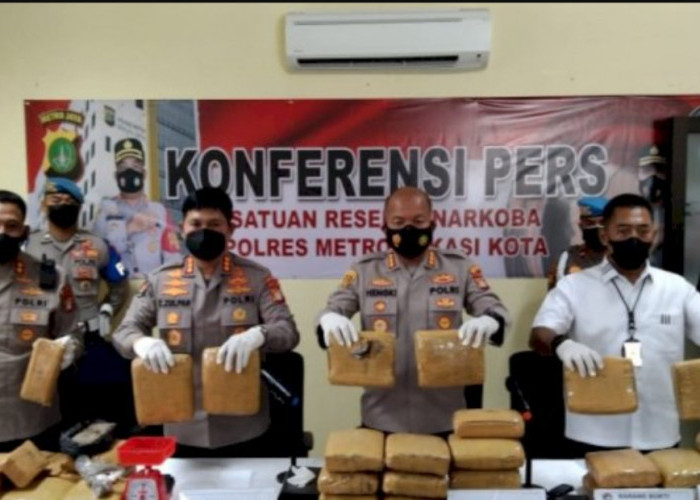 Pengedar Ganja 1,3 Kg Ditangkap di Rawalumbu, Bekasi