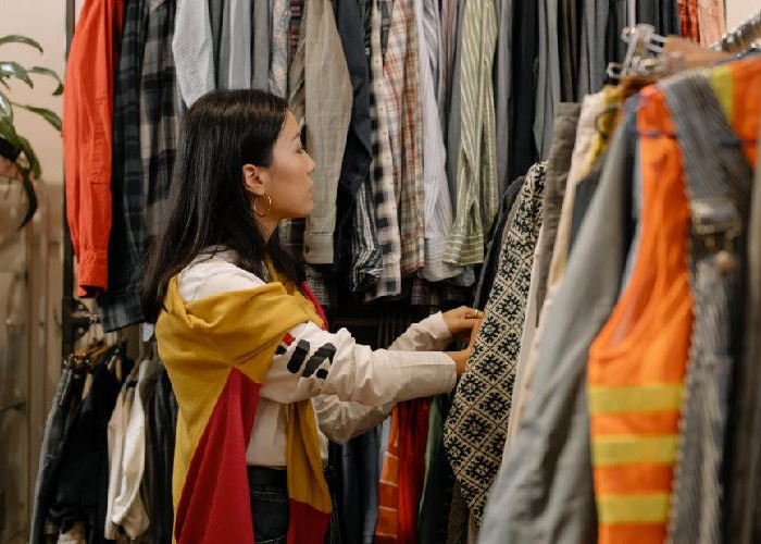 Rekomendasi 7  thrift shop di Karawang Paling Lengkap dan Harga Terkangkau