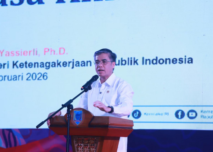 Saatnya Update Kemampuan AI, Menaker: Tanpa Skill Baru, Anak Muda Bisa Tersisih dari Pasar Kerja 