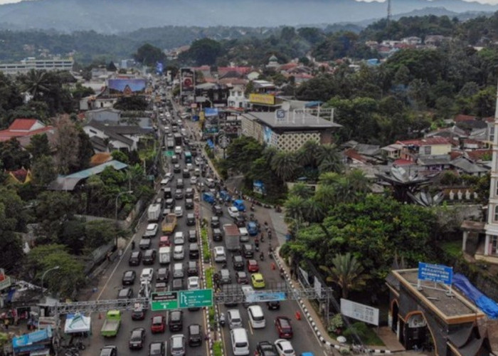 Arus Lalu Lintas Menuju Kawasan Wisata Puncak Bogor Terpantau Padat