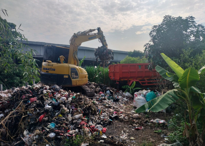 Viral di Medsos, Sampah Liar di Al Lhutfah Cikarang Selatan Akhirnya Diangkut 