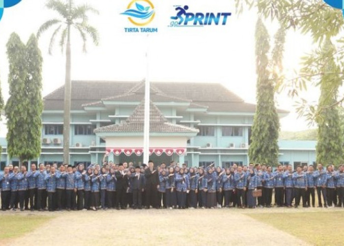 PERUMDAM Tirta Tarum Karawang Gelar Upacara Bendera Meriahkan HUT RI ke-79