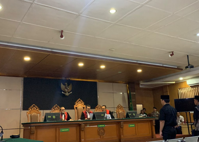Bupati Bekasi Nonaktif Ade Kuswara Kunang Divonis 6 Tahun Plus Uang Pengganti 10,4 Miliar