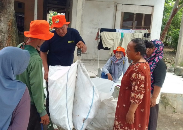 Cerita dari Karawang: Menumbuhkan Pengelolaan Sampah dari Akar