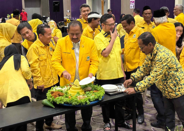 H. AKHMAD MARJUKI, Dari Puluhan Ekor Ayam, Menjadi Pengusaha Besar dan Tokoh Pengabdian Publik