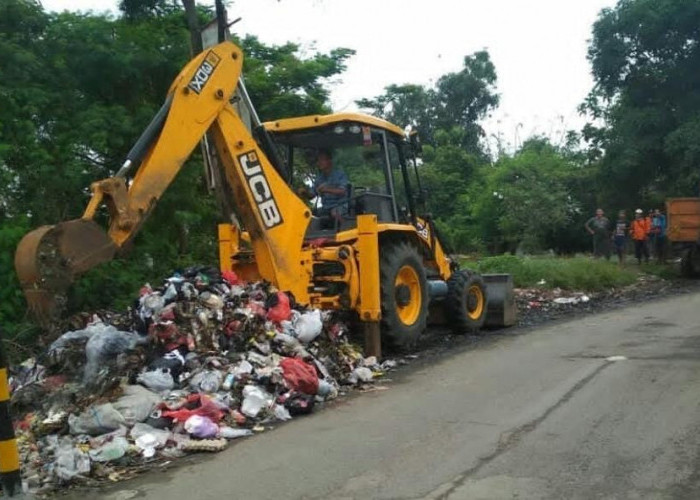 Antisipasi Lonjakan Sampah Jelang Tahun Baru 2025, DLH Karawang Bentuk Tim Pemantau Penanggulangan Sampah