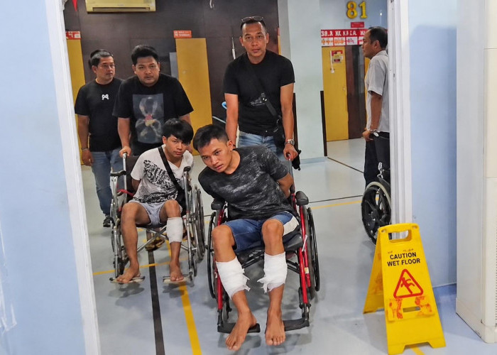 Dua Begal Sadis Tarumajaya Bekasi Ditembak Polda Metro Jaya, Korban Dibacok dan Motor Dirampas