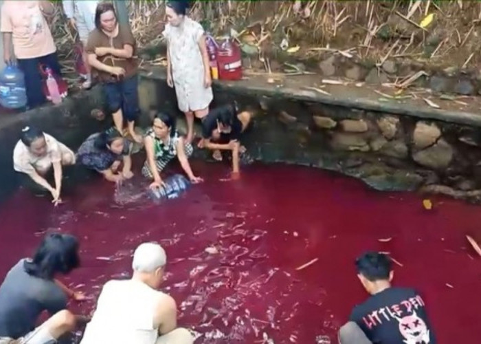 AIR KOLAM DI GUNUNG SINDUR SEMPAT BERUBAH MERAH, POLISI PASTIKAN KEMBALI NORMAL
