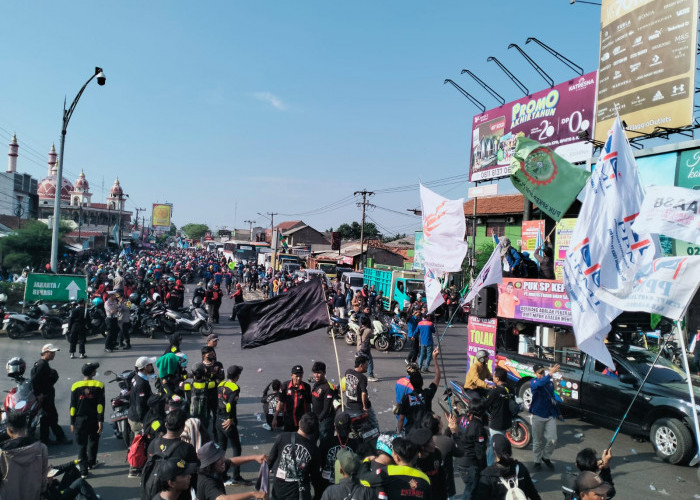 Aksi Ribuan Buruh di Karawang Picu Kemacetan Panjang di Jalur Klari-Cikampek
